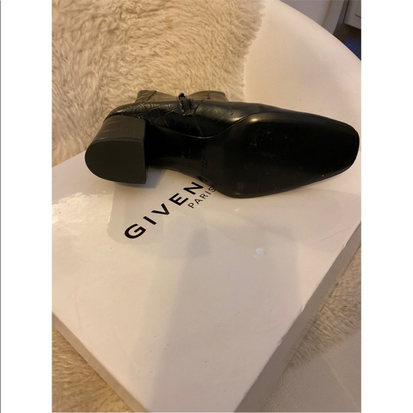 GIVENCHY ANKLE BOOTS - Picture 3 of 6